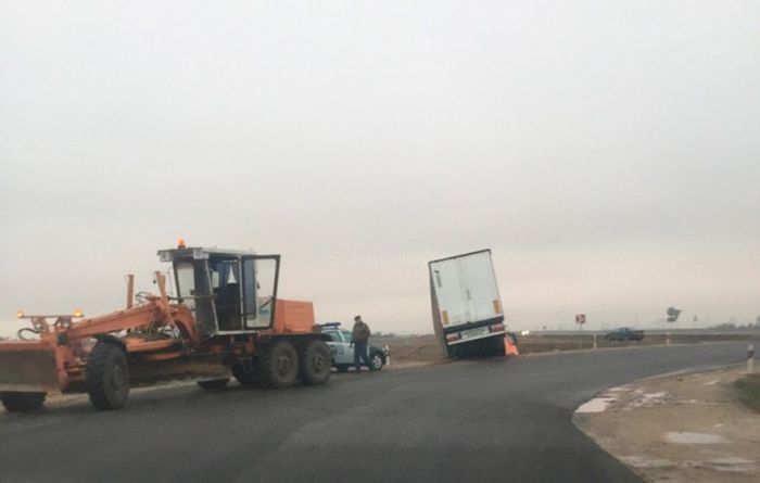 Доброта простых людей удивила дальнобойщика, попавшего в ДТП под Слуцком Доброта простых людей удивила дальнобойщика, попавшего в ДТП под Слуцком