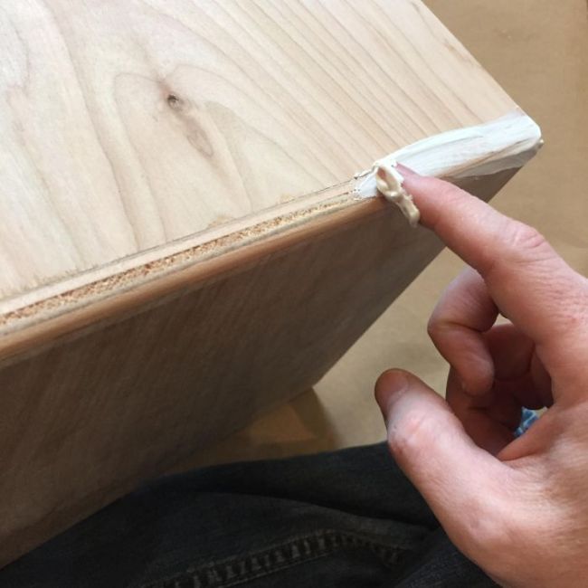 Самодельная урна из старого компьютера Apple Macintosh