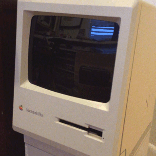 Самодельная урна из старого компьютера Apple Macintosh