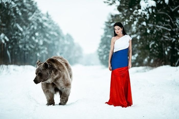 Новая фотосессия с девушкой и медведем