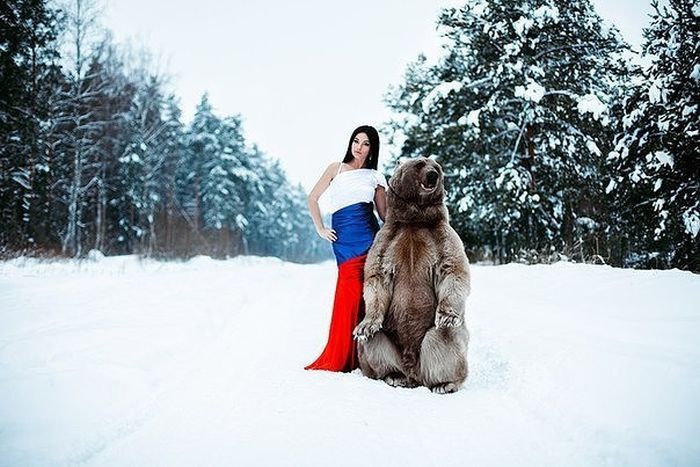 Новая фотосессия с девушкой и медведем