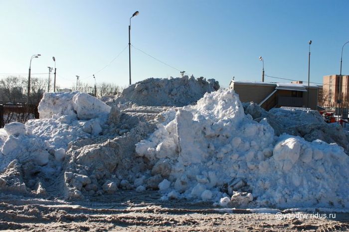 Что делают с убранным снегом? (13 фото)