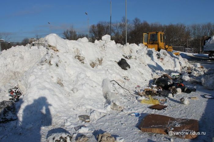 Что делают с убранным снегом? (13 фото)