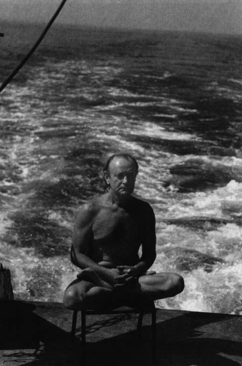 Вплавь из СССР (11 фото)