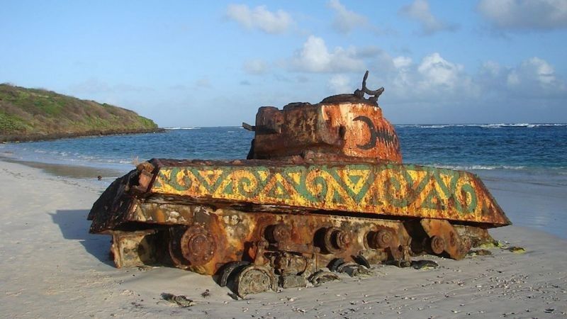 Военная техника, проглоченная дикой природой