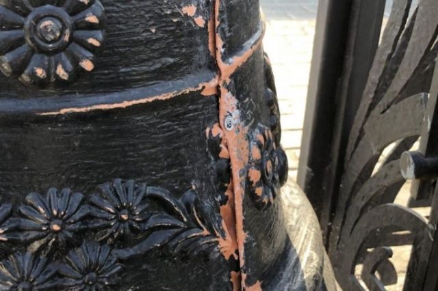 В Калининграде при реконструкции моста использовали цветочные горшки