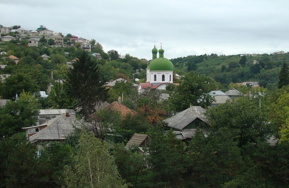 Цыганская столица мира: молдавский городок, где местные жители выставляют напоказ свое богатство