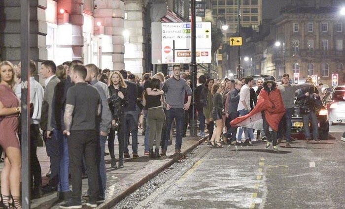Британская молодежь в первомайские выходные