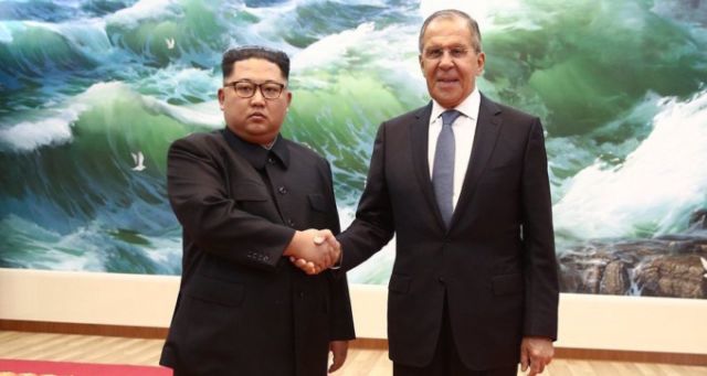 «Россия-1» пририсовала улыбку Ким Чен Ыну на фото с Лавровым