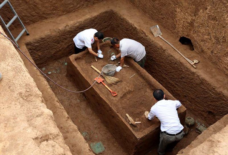 В Китае нашли древние гробницы королевской семьи со скелетами лошадей и собак