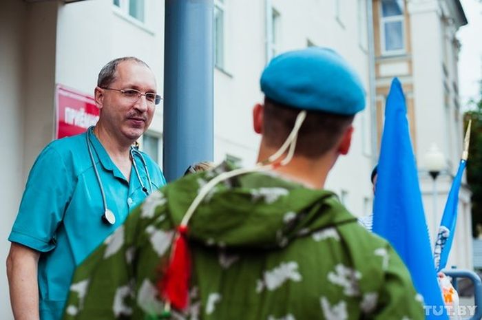 Гомельские десантники посетили новорожденных отказников