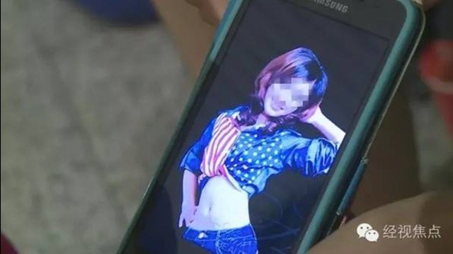 Парень ждал любимую в аэропорту 10 дней Парень ждал любимую в аэропорту 10 дней