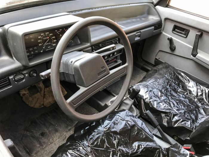 ВАЗ-21093 1990 года выпуска в пробегом 49 км