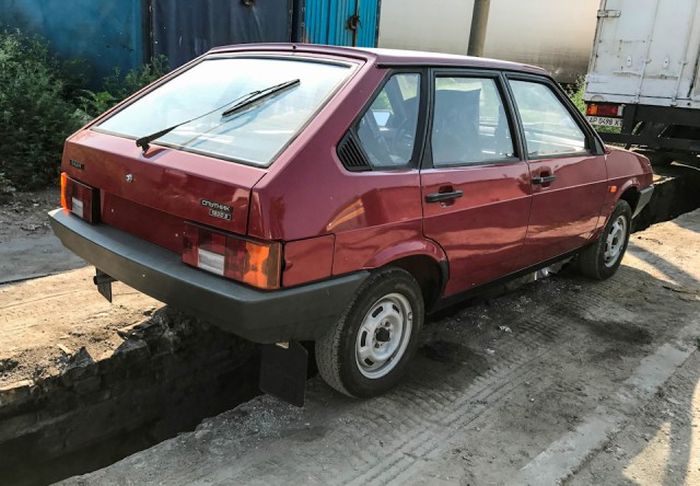 ВАЗ-21093 1990 года выпуска в пробегом 49 км