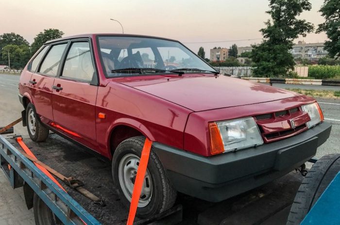 ВАЗ-21093 1990 года выпуска в пробегом 49 км