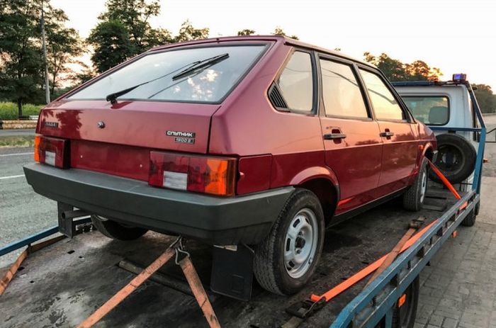 ВАЗ-21093 1990 года выпуска в пробегом 49 км