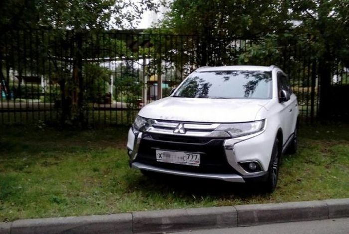 Автохамы паркуют свои автомобили