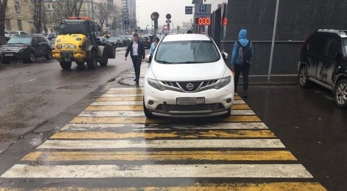 Автохамы паркуют свои автомобили