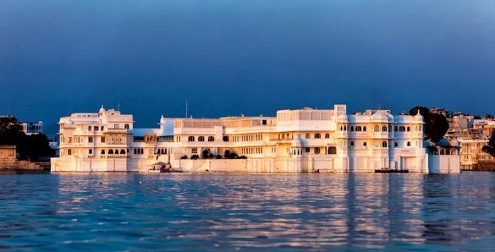 Роскошный плавающий дворец озера Пичола Роскошный плавающий дворец озера Пичола
