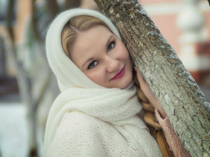 Девушки в русских нарядах