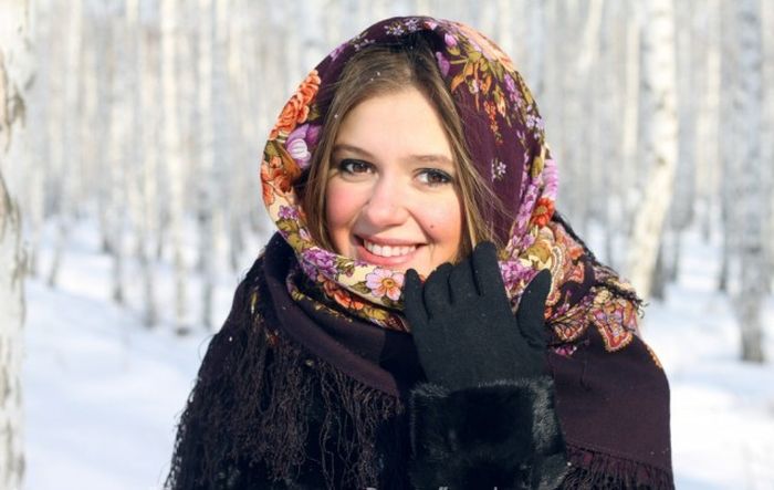 Девушки в русских нарядах