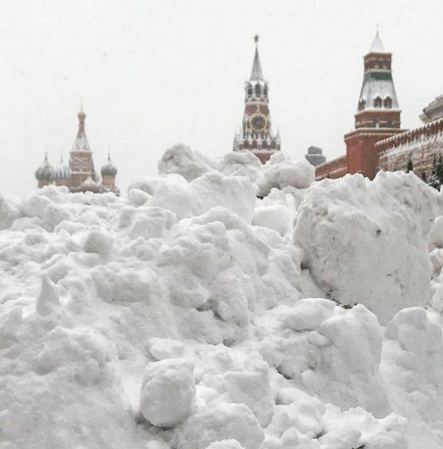 Рекордный снегопад в Центральной России