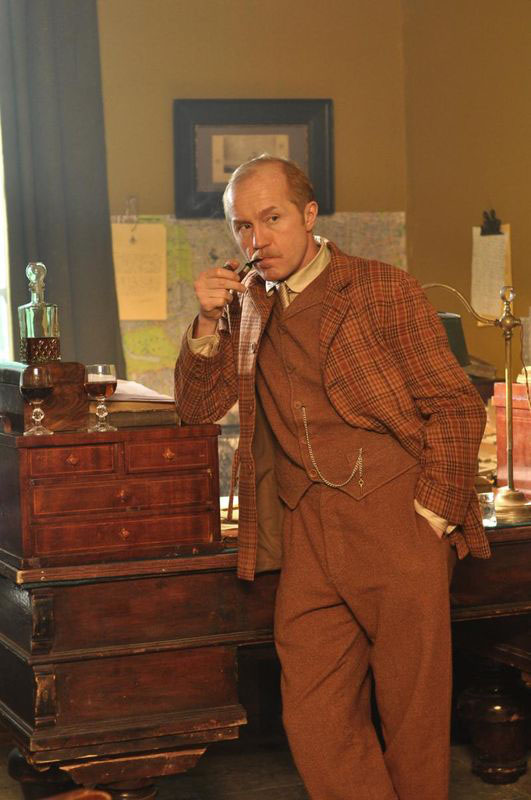 Российский Шерлок Холмс не будет курить трубку