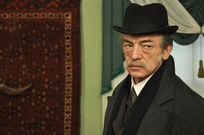 Российский Шерлок Холмс не будет курить трубку