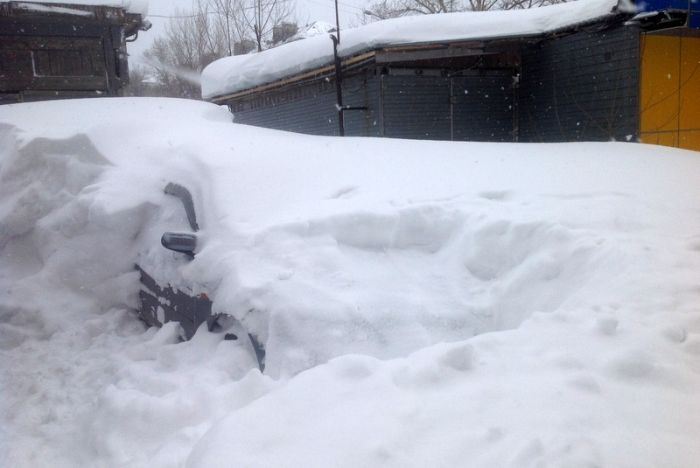 Последствия сильнейшего снегопада на Сахалине