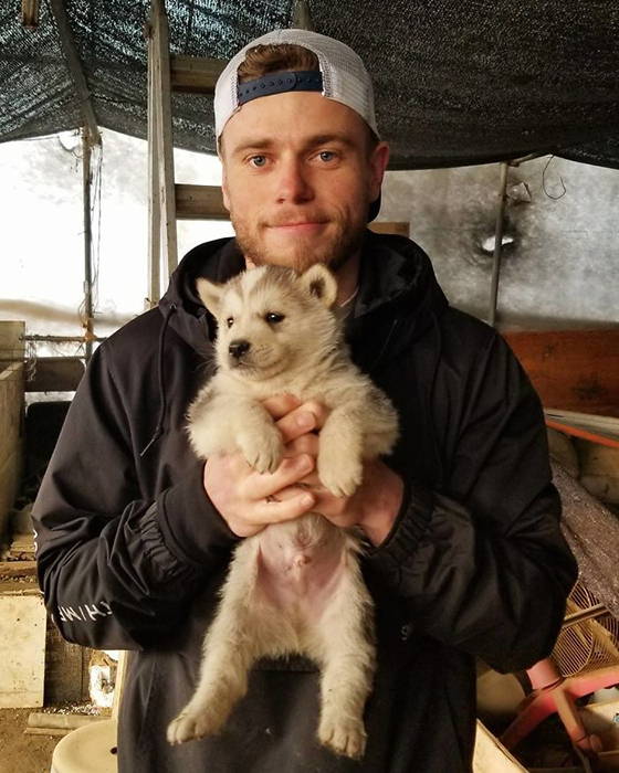 Олимпийский спортсмен спасает собак в Южной Корее Олимпийский спортсмен спасает собак в Южной Корее