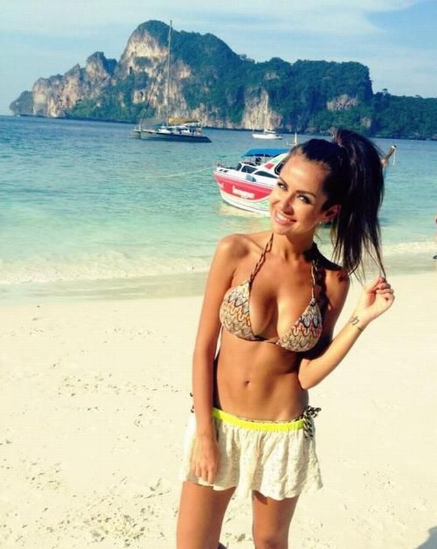 Девушки в бикини