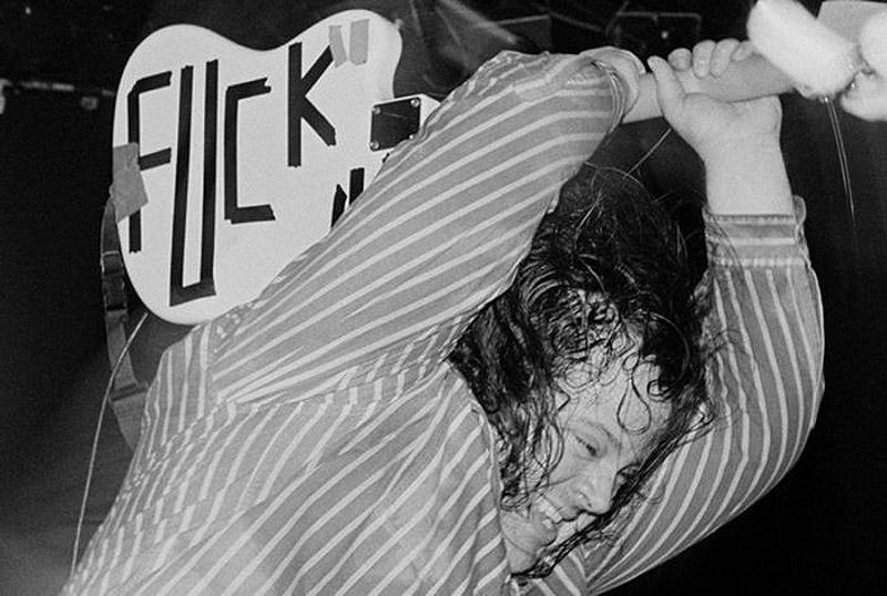 Становление группы Nirvana в ранее не публиковавшихся фотографиях
