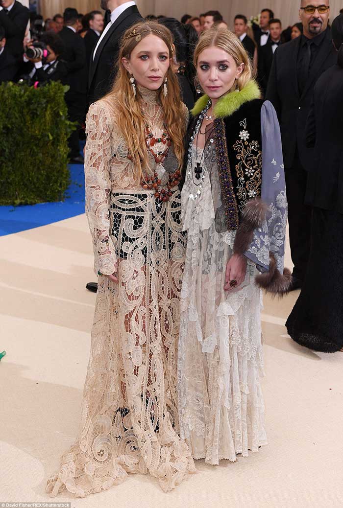Самые скандальные наряды Met Gala 2017
