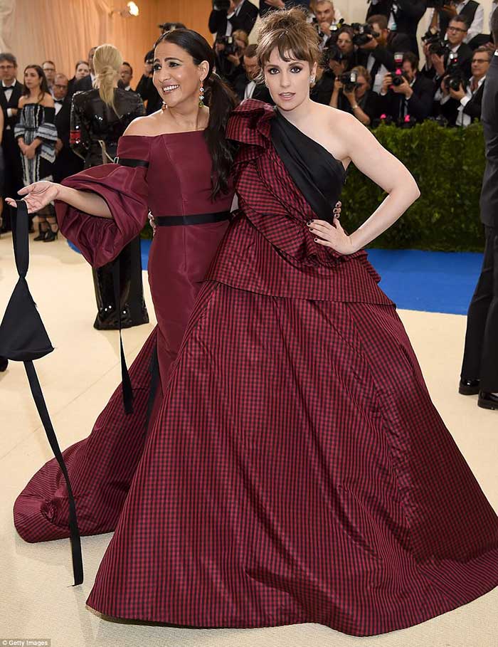 Самые скандальные наряды Met Gala 2017