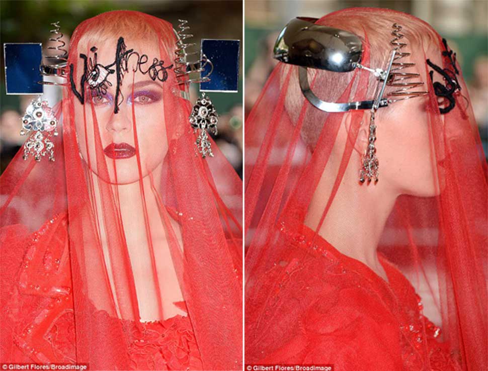 Самые скандальные наряды Met Gala 2017