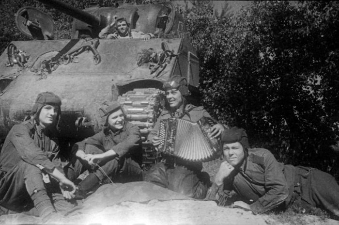 Интервью советского танкиста, воевавшего на танках союзников Интервью советского танкиста, воевавшего на танках союзников