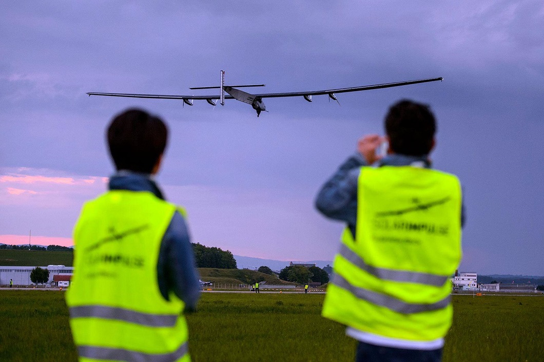Первый полет самолета на солнечных батареях Solar Impulse 2 Первый полет самолета на солнечных батареях Solar Impulse 2