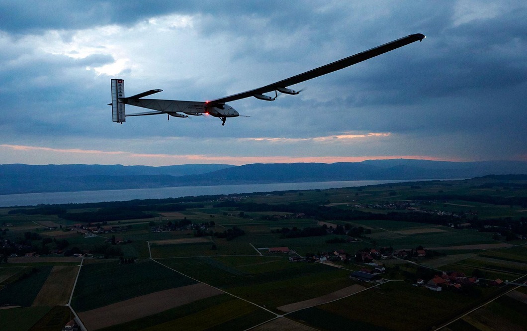 Первый полет самолета на солнечных батареях Solar Impulse 2 Первый полет самолета на солнечных батареях Solar Impulse 2