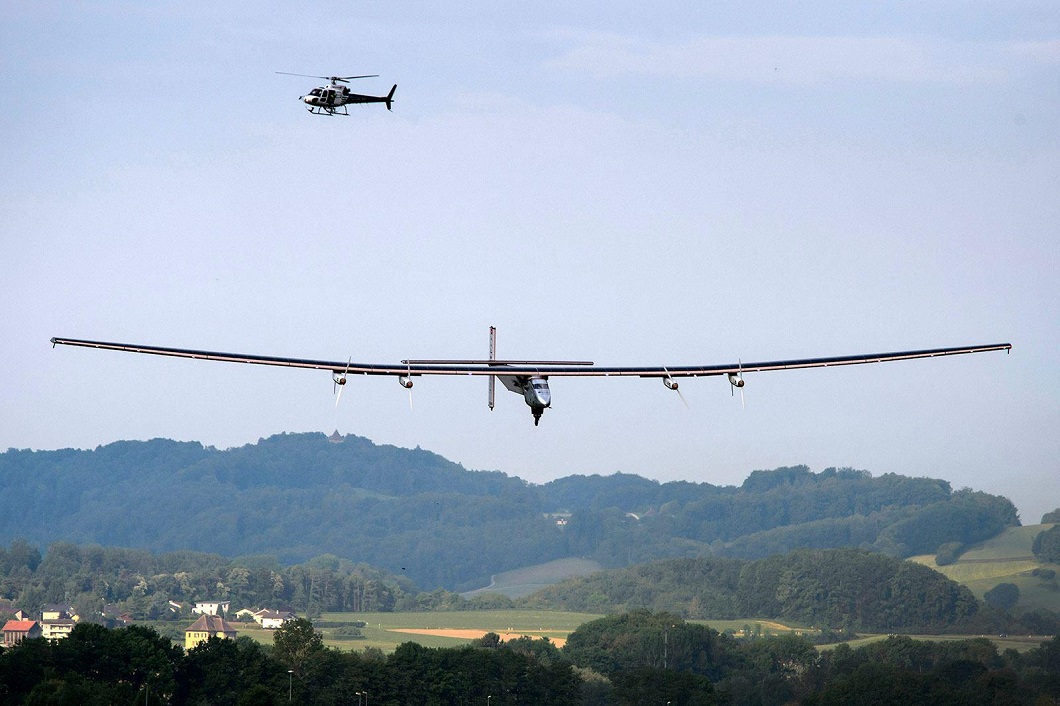 Первый полет самолета на солнечных батареях Solar Impulse 2 Первый полет самолета на солнечных батареях Solar Impulse 2