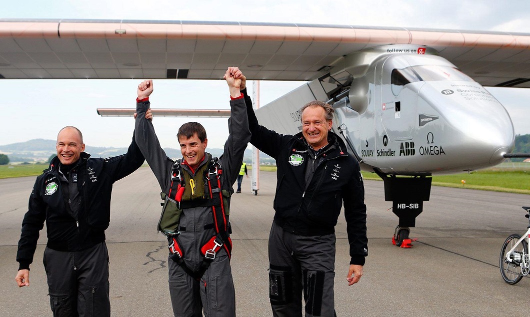 Первый полет самолета на солнечных батареях Solar Impulse 2 Первый полет самолета на солнечных батареях Solar Impulse 2