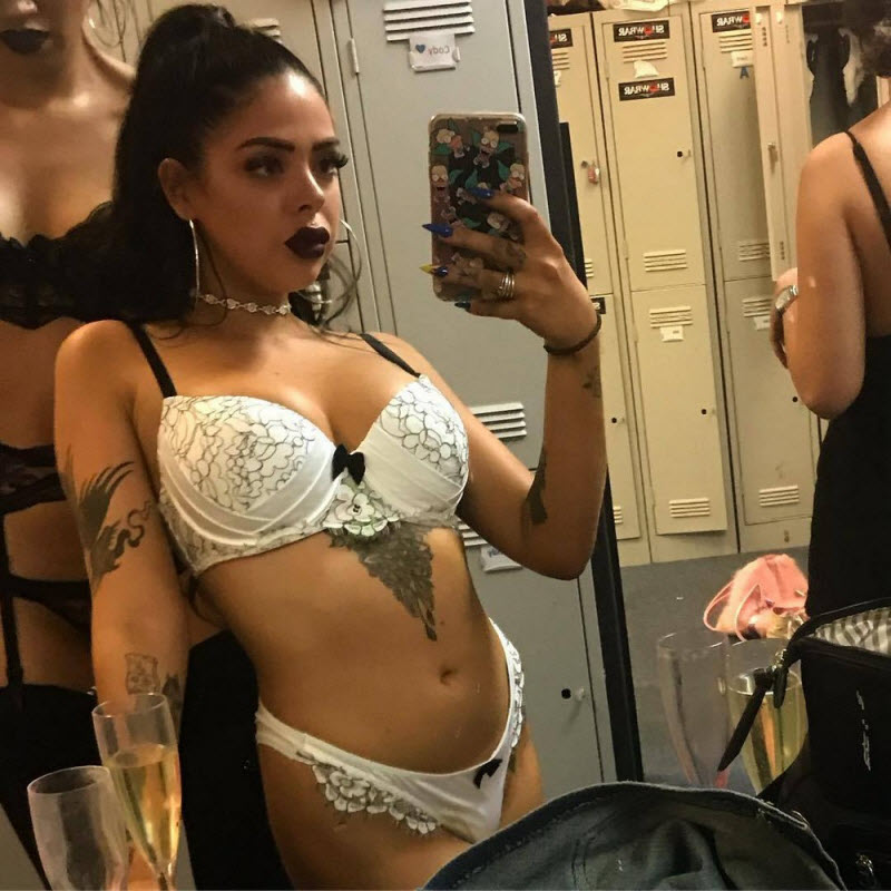 Фотки из гримерок стриптизерш