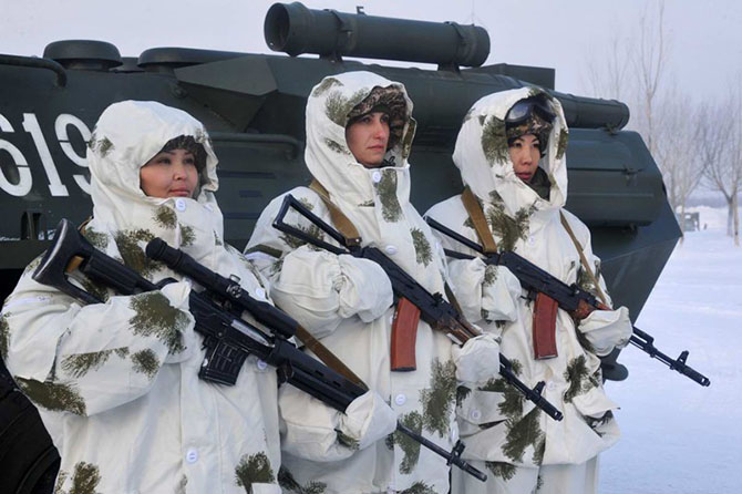 Девушки в армии Казахстана