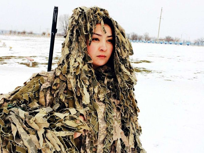 Девушки в армии Казахстана