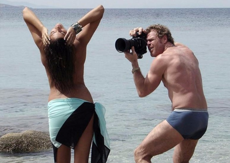 За кулисами эротической фотосессии журнала Playboy