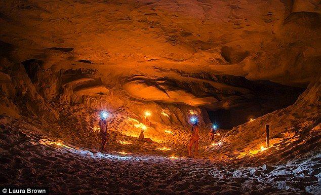 Обнаженная спелеология (5 фото)