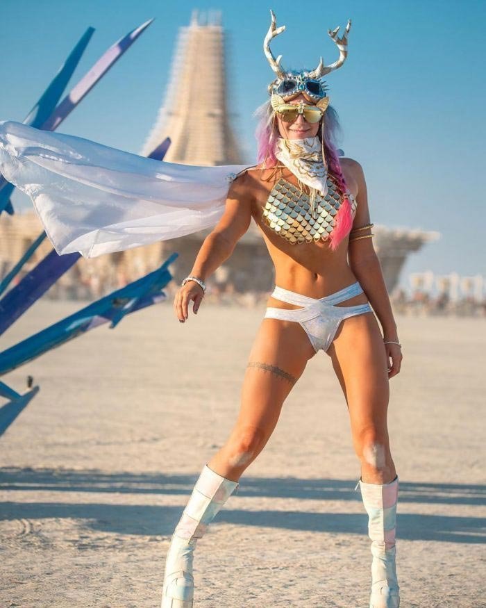 Красивейшие девушки на Burning Man 2018