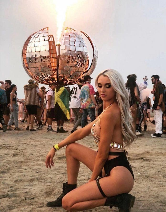 Красивейшие девушки на Burning Man 2018