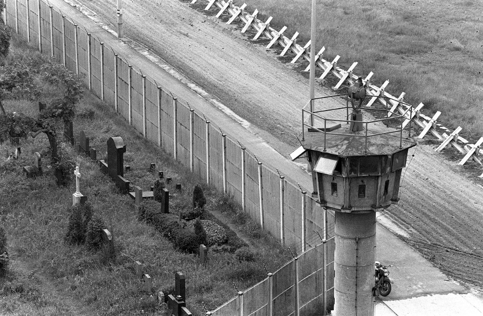 Падение Берлинской стены Падение Берлинской стены