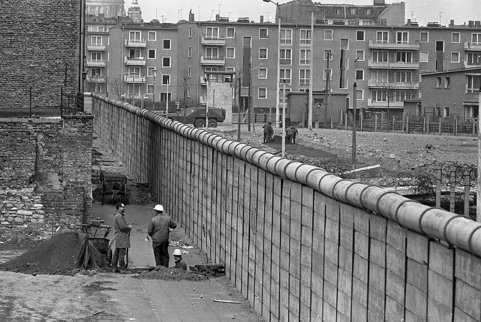 Падение Берлинской стены Падение Берлинской стены