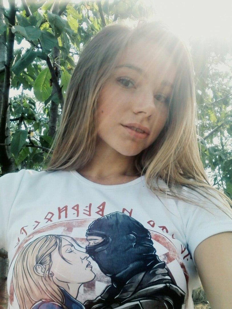 Правые девчонки